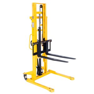 Wide Straddle 2 Ton Manual Stacker
